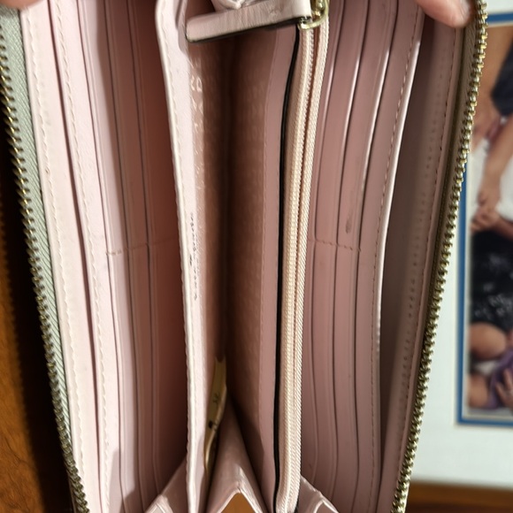 Kate Spade wallet - Picture 4 of 5